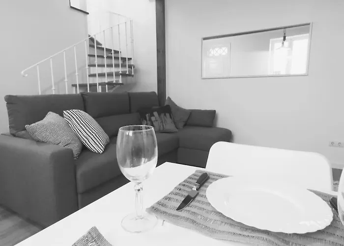 Casa Primavera - Renovated Duplex In Centre Feriehus *